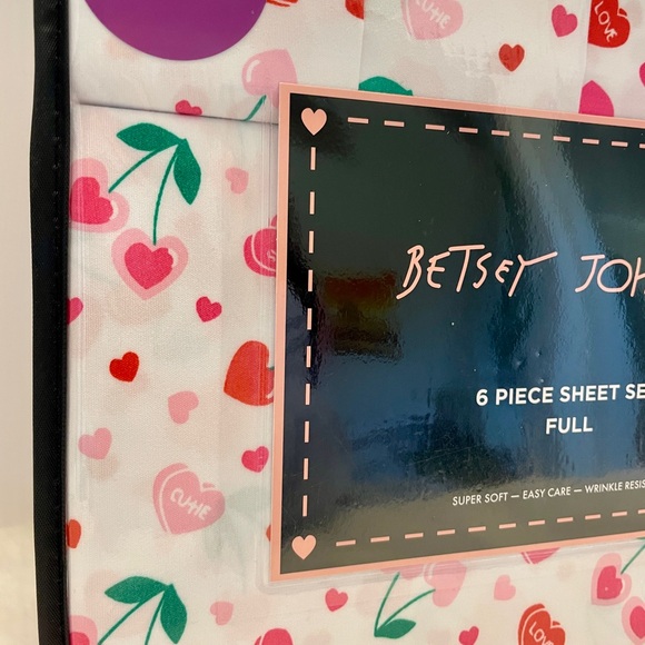 BETSEY JOHNSON Sweet Tart Heart Cherries Microfiber VALENTINES Full Sheet‎ Set - Picture 2 of 5